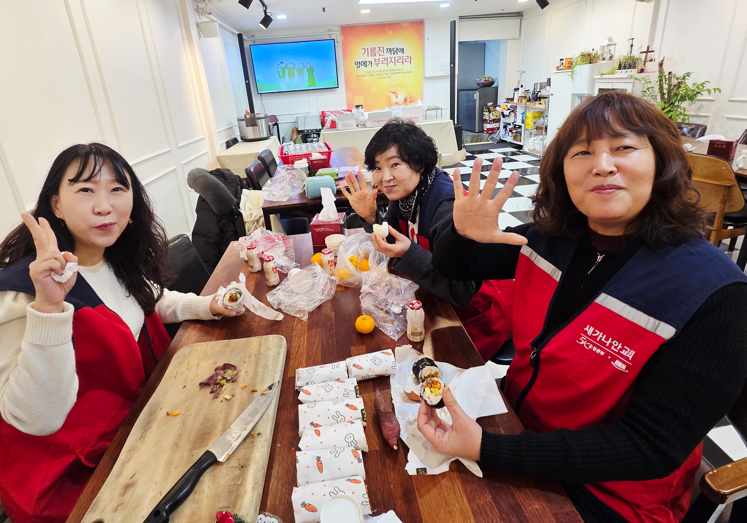 /user/s/sujichambit/editor/2512/47abd9a64e96a2527e168ce4d5172e63_1765114172_9051.png 이미지크게보기