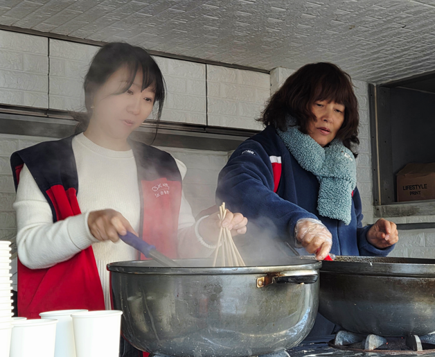 /user/s/sujichambit/editor/2512/47abd9a64e96a2527e168ce4d5172e63_1765114226_2411.png 이미지크게보기