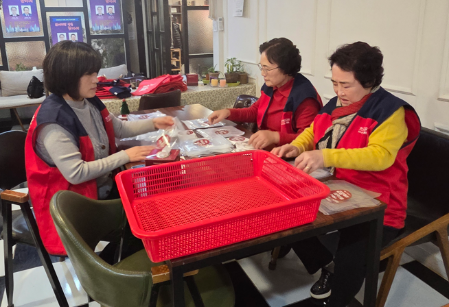 /user/s/sujichambit/editor/2512/79372ef818749d11936a2a989131a0c9_1764595610_6782.png 이미지크게보기