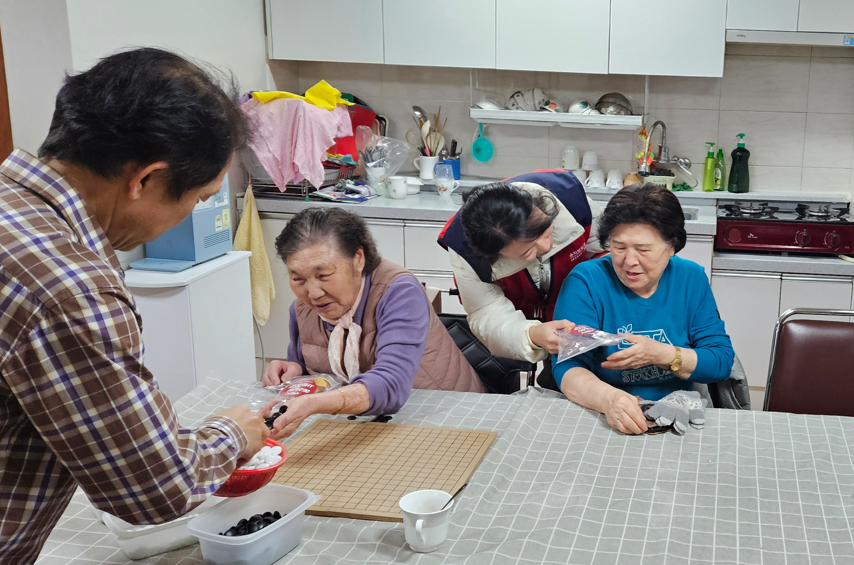 /user/s/sujichambit/editor/2512/79372ef818749d11936a2a989131a0c9_1764595621_6624.png 이미지크게보기